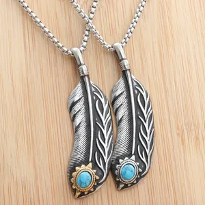 Collar con colgante de pluma punk retro en acero de titanio con piedra azul y sol