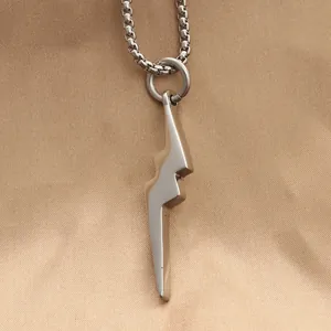 Collar con Colgante de Rayo de Acero Inoxidable Vintage para Hombre Punk Hip Hop Color Plateado Pulido Joyería Geométrica