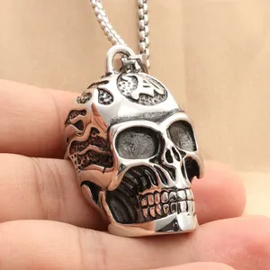 Punk Edelstahl Totenkopf Anhänger Kette mit eingraviertem Buchstaben A für Herren