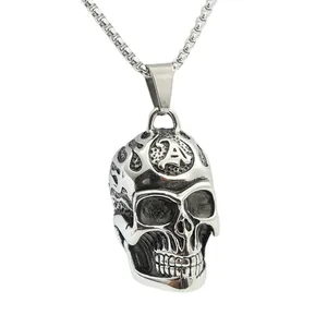 Vintage Punk Totenkopf Anhänger aus Edelstahl mit Buchstaben-Gravur A und Boxkette