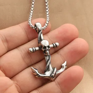 Collana con ciondolo ancora teschio in acciaio inossidabile punk con finitura argento vintage