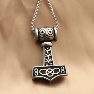 Retro Mjolnir pendant necklace in stainless steel with Nordic engraving on gold silk