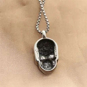 Pendentif tête de mort punk en acier inoxydable poli avec chaîne box pour homme
