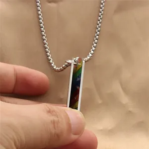 Punk Regenbogen-Streifen Anhänger Halskette aus langlebigem Titanstahl für Herren