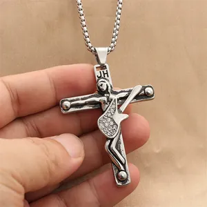 Pendentif croix en acier inoxydable rétro avec guitare et accents de cristal