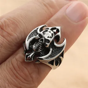 Retro punk skull ring for men in stainless steel with bat wings and gothic details