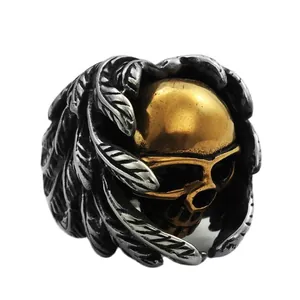 Vintage punk schedel ring in goud en zilver roestvrij staal met gelaagde vleugels