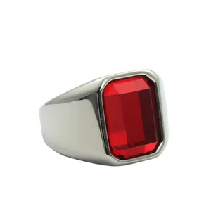 Vintage punk roestvrijstalen ring met een grote rechthoekige rode zirkoon edelsteen