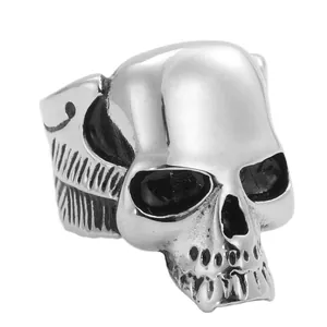 Retro punk style stainless steel skull ring with high polished silver finish for men