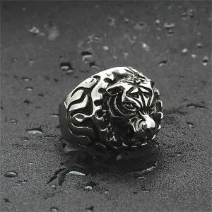 Retro-Punk Tigerkopf Ring für Herren aus Edelstahl mit detaillierter Tiergravur im Vintage-Stil