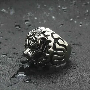 Retro Punk Tiger Löwenkopf Ring aus Edelstahl mit Vintage Flammenmustern