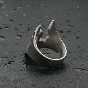 Anello maschera da guerriero in acciaio inossidabile stile punk retrò con estetica cool