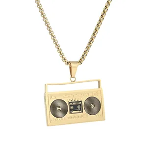 Colgante de radio retro dorado con cadena de eslabones cuadrados para estilo hip-hop urbano