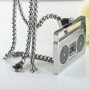 Collar con colgante de radio retro de acero inoxidable con cadena de caja plateada