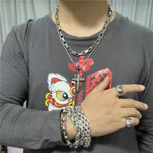 Collier homme pendentif croix en acier inoxydable avec chaîne argentée et bagues punk