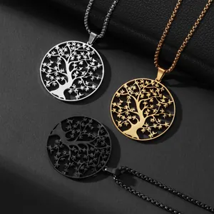 Trois colliers Arbre de Vie en argent, or et noir sur fond de cuir élégant