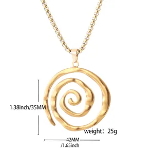 Collier à pendentif tourbillon doré en acier inoxydable de 42 mm sur 35 mm