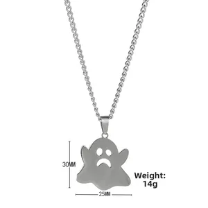 Dettaglio della collana con ciondolo a fantasma con dimensioni 30 mm x 25 mm indicate