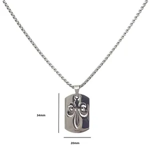 Dimensions détaillées 34x20mm du pendentif croix en acier sur chaîne maille box