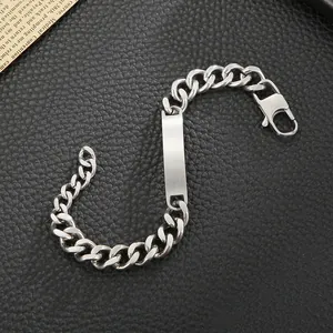 Bracelet identité unisexe en acier inoxydable avec gourmette sur support en cuir