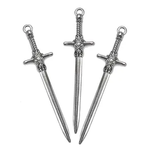 Trois pendentifs d'épée en argent avec poignées texturées pour colliers punk hip-hop DIY