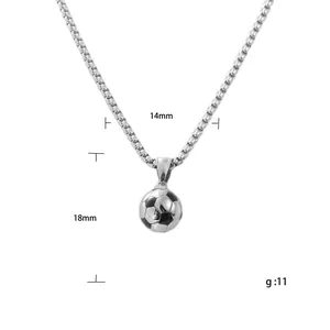 Collana con ciondolo pallone da calcio 3D stile punk in acciaio inossidabile argento