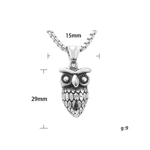 Retro Eulen-Anhänger aus Edelstahl mit Federtextur und 29mm Höhe für Herren im Punk-Stil