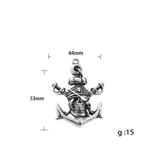 Punk-Ankeranhänger mit Totenkopf und Schwertern aus antikem Edelstahl-Finish