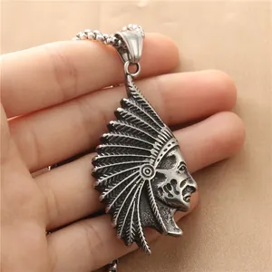 Collana con ciondolo testa di capo indiano in acciaio inossidabile con dettagli vintage