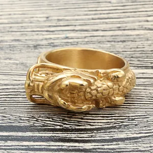 Gothic punk drakenring van goud roestvrij staal met gedetailleerde drakenkop gravures