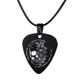 Collier médiator avec gravure laser de crâne floral sur acier inoxydable noir