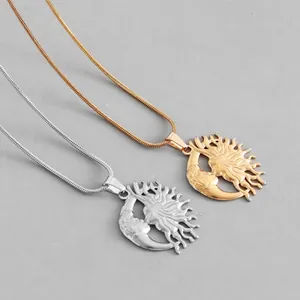 Colliers avec pendentif lune et soleil en or et argent avec chaîne serpent fine