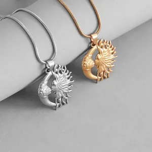 Colliers pendentifs soleil lune s'embrassant en acier inoxydable doré style vintage