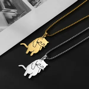 Gepolijste goud- en zilverkleurige kattenhangers aan boxkettingen voor trendy dames