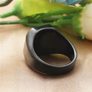 Anillo vintage punk de acero inoxidable negro para hombre con acabado mate suave