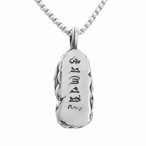 Pendentif mantra en acier inoxydable vintage punk avec texture de roche sur chaîne