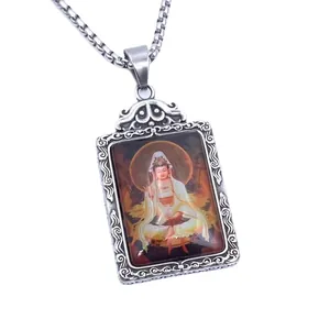 Collar retro de acero inoxidable con colgante Thangka Guanyin pintado y grabados de nubes