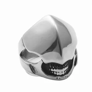 Anello maschera da guerriero in acciaio inossidabile lucido con design punk e alieno