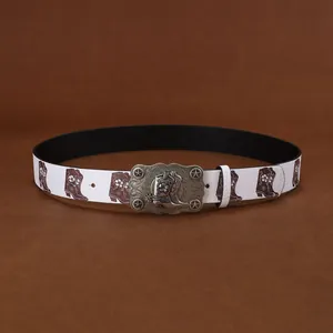 Ceinture Western blanche avec imprimés bottes et boucle en métal vintage à fleurs