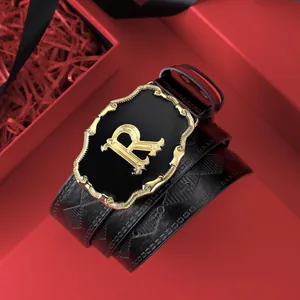 Ceinture homme en cuir noir gaufré avec boucle dorée lettre R et coffret cadeau
