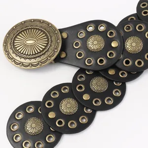 Western retro Y2K taille riem met zwarte lederen cirkels en bronzen metalen hardware