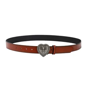 Ceinture vintage en cuir marron avec boucle coeur argentée et détails en croix