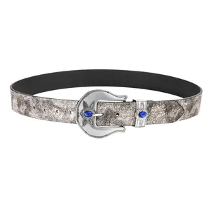 Cintura vintage in pelle argento invecchiato con fibbia floreale e pietra blu incastonata