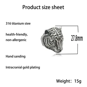 Vue détaillée de la bague tête de tigre rétro en acier inoxydable 316, hauteur 27,8 mm
