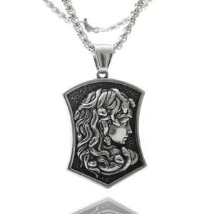 Punk-Schild-Halskette mit 3D-Medusa-Relief in Silber und Schwarz für Herren aus Edelstahl