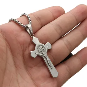 Colgante crucifijo vintage de acero inoxidable con medalla de San Benito hombre