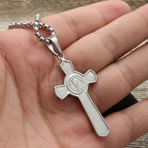 Colgante cruz de San Benito de acero inoxidable para hombre con cadena de caja fina