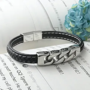 Schwarzes geflochtenes Lederarmband für Herren mit Silberkette und Magnetverschluss