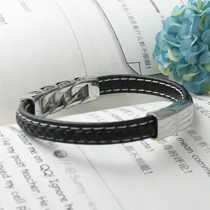 Herren Armband aus schwarzem Leder mit silbernen Metallgliedern und Vintage-Relief