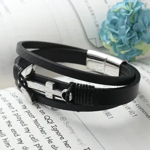 Bracciale multistrato in pelle nera con ancora e chiusura magnetica in metallo lucido